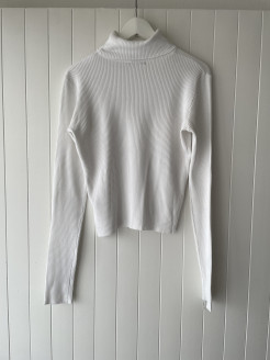 Brandy Melville turtleneck