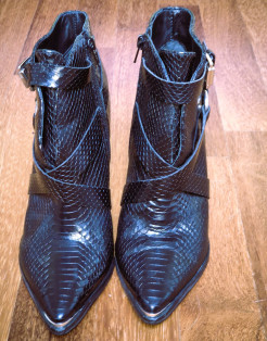 Bottines croco noires