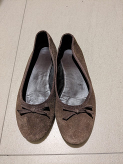 Benetton vintage brown suede ballerinas