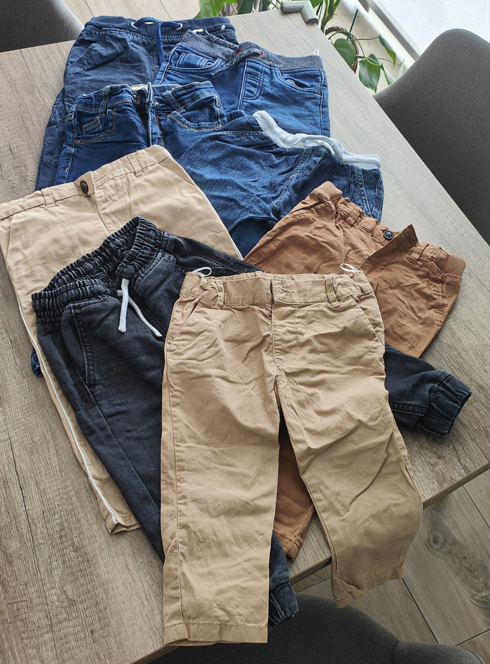 Lots of 8 trousers/jeans size 92 in excellent condition
