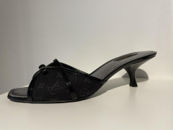 Beverly Hills open toe mules noires