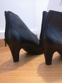Heeled ankle boot