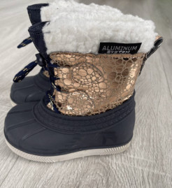 Snow boot