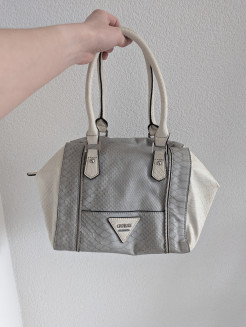 Guess Handtasche in Grau und Creme