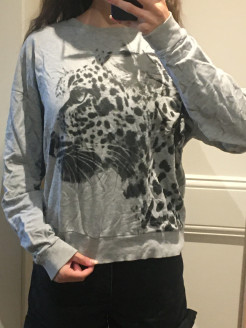 long-sleeved leopard t-shirt