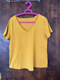 T-shirt jaune moutarde 