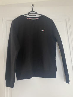 Black hoodless sweatshirt