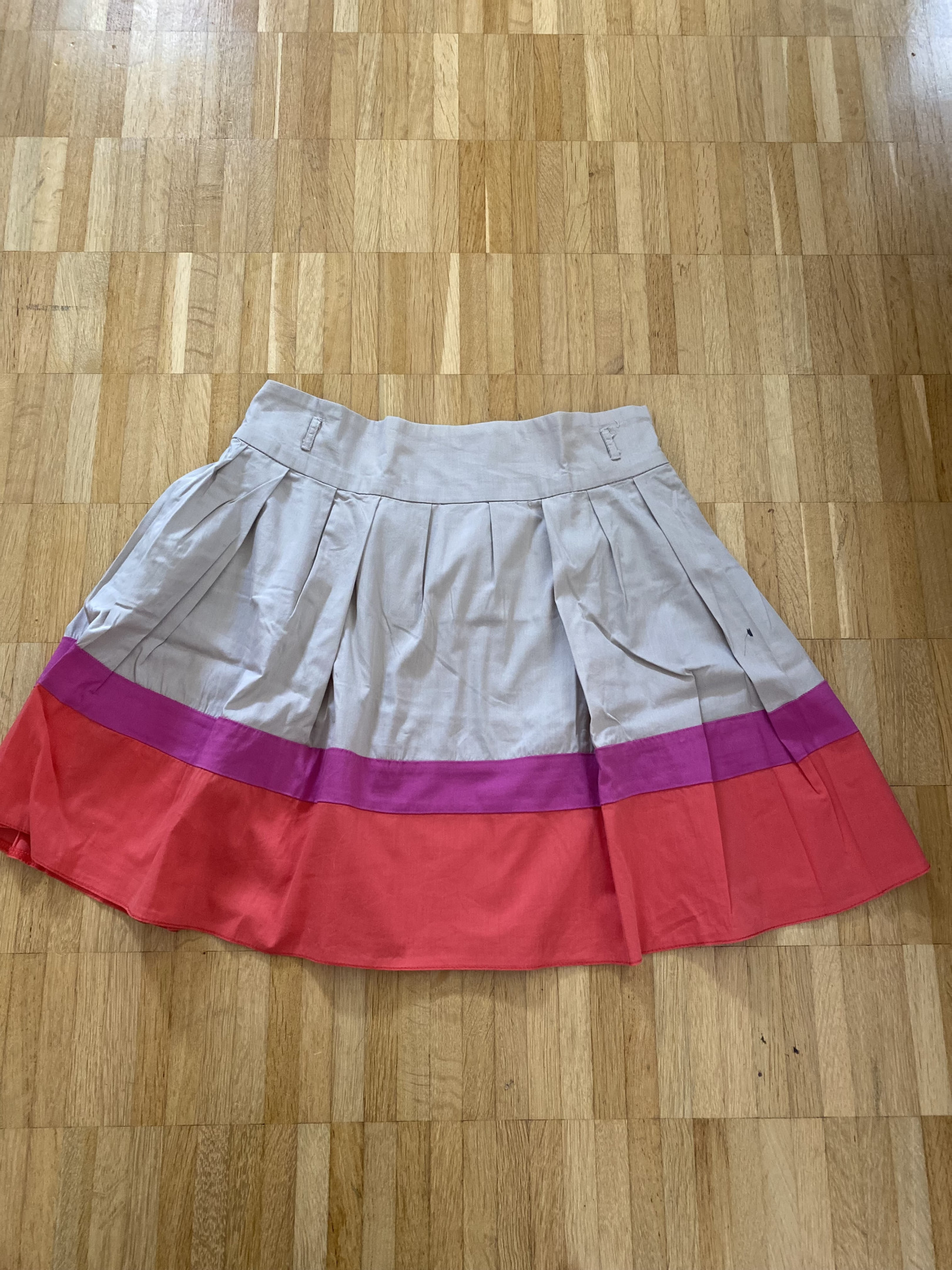 Coloured skirt