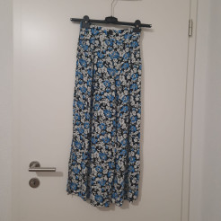 Fließende Hose mit Blumenmuster