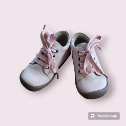 Girls' shoes