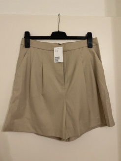 Beige H&M Shorts EUR 42