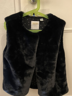 Black sleeveless fur waistcoat 12 years Okaidi