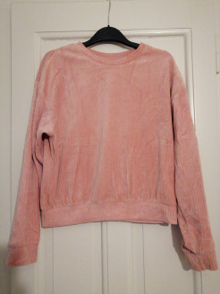Rosafarbener Pullover aus Cord