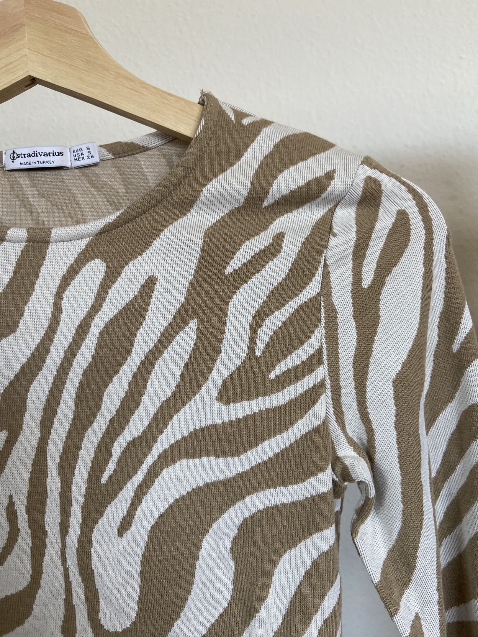 Beige and white zebra long sleeve t-shirt