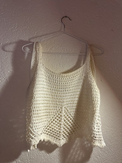 Macramé-style crop-top