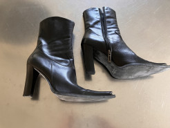 High-heeled Santiag boots