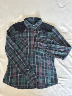 Long-sleeved checked blouse