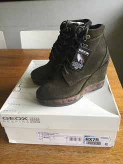 New khaki Geox boots size 36