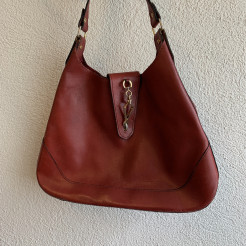 Handtasche aus rotem Leder