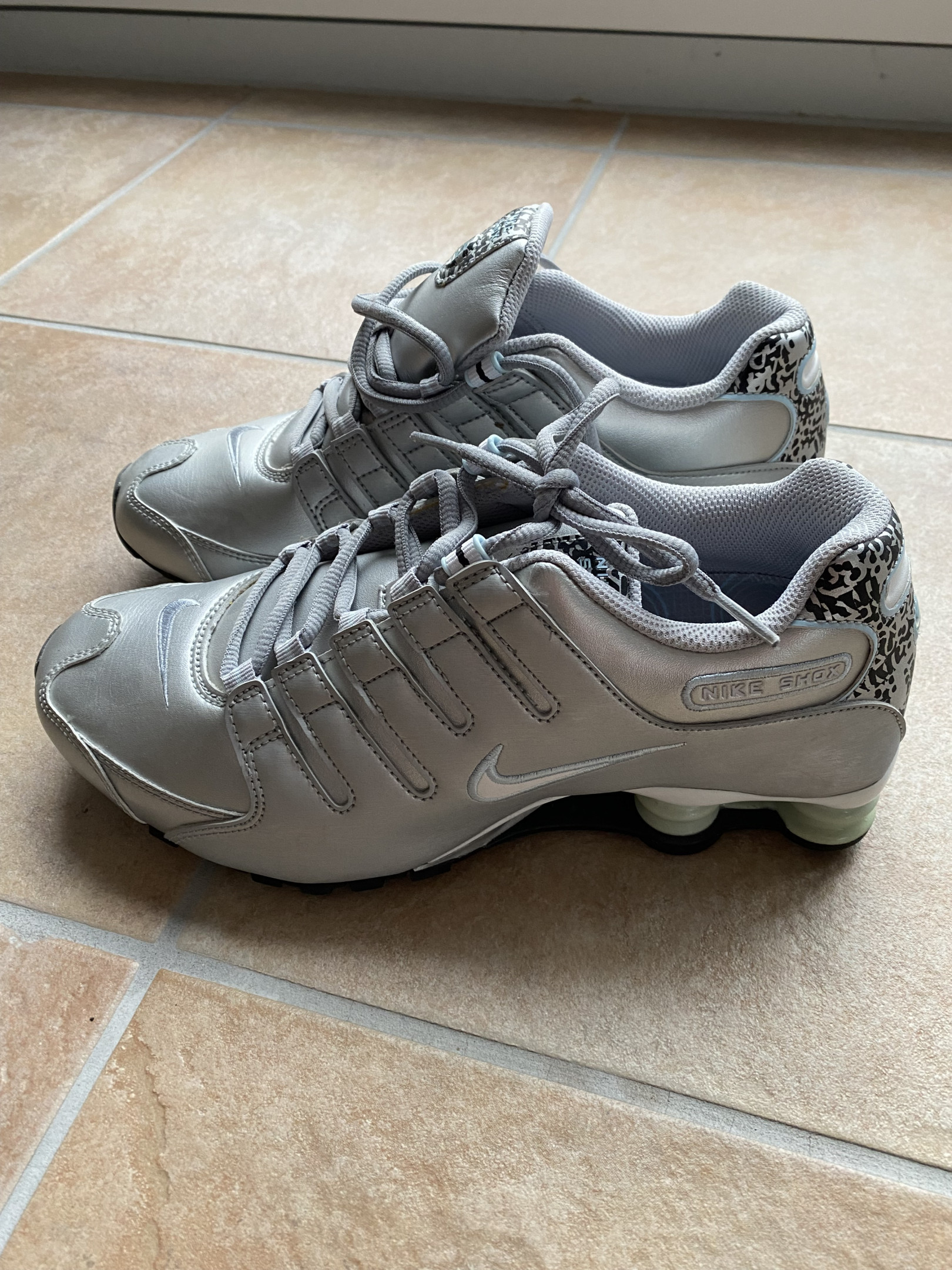 Nike Shox grey trainer Clozen