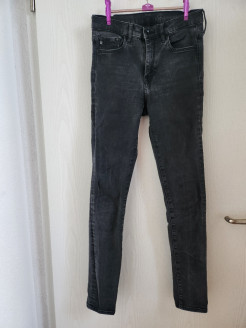 Schwarze regular waist Jeans