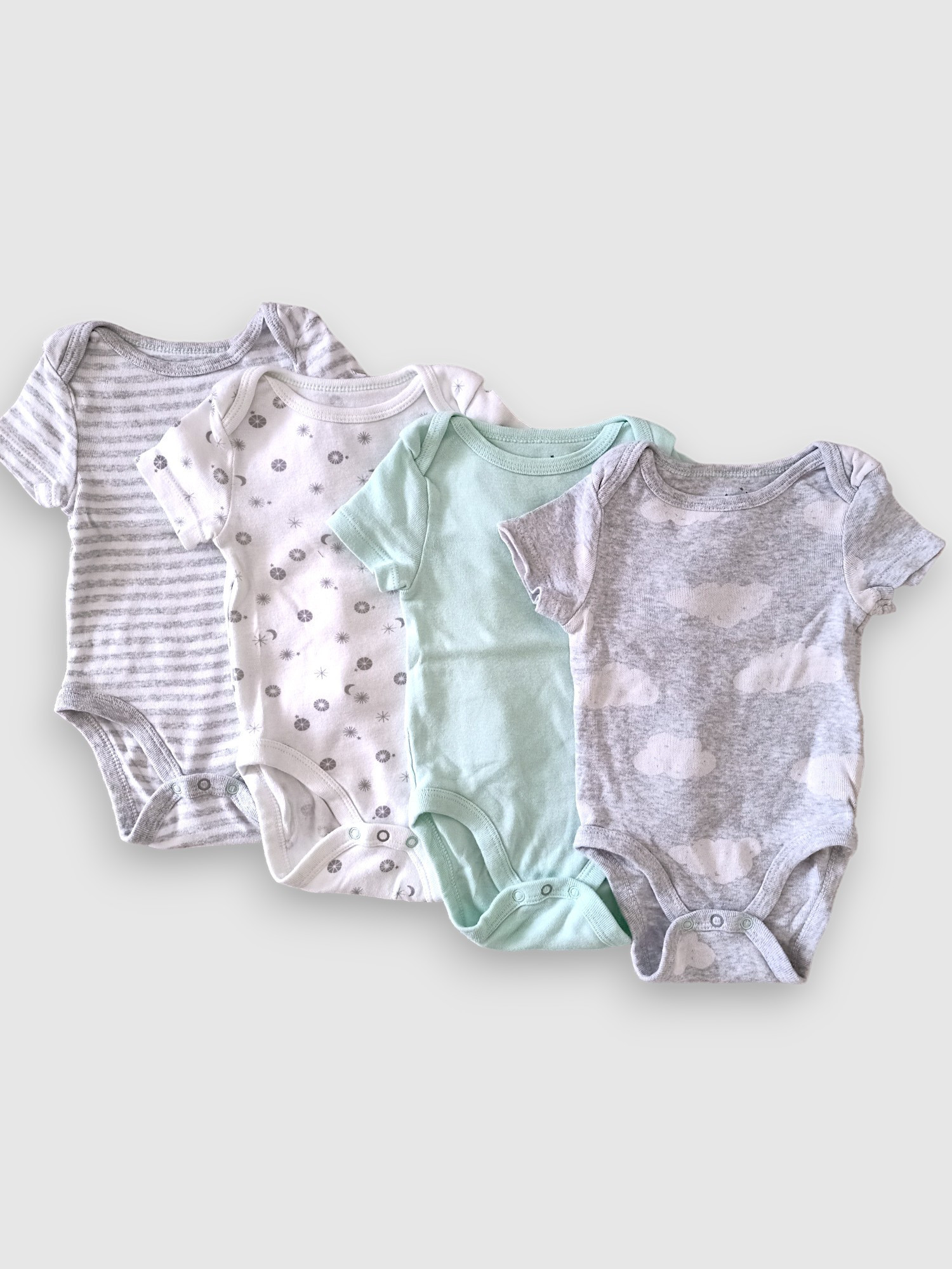 4 short-sleeved bodysuits 3 months