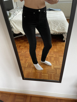 Black skinny jeans