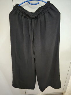 Schwarze Hose