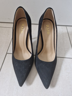 Schuh mit schwarzem Absatz