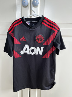 Manchester United Nike football shirt size 140