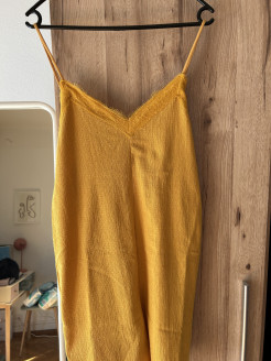 Mustard-coloured jumpsuit