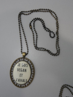 Halskette aus Keramik: vegan...