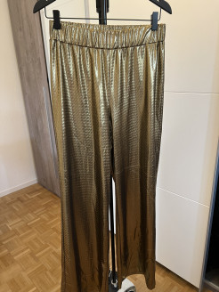 Gold trousers