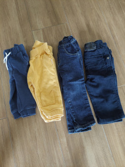 Set of 4 trousers size 9
