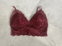 Crop top bordeaux en dentelle