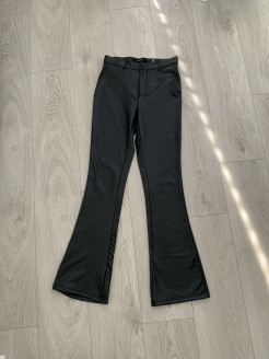 VeroModa Kunstleder-Bootcut-Hose