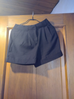 Black clip-on shorts