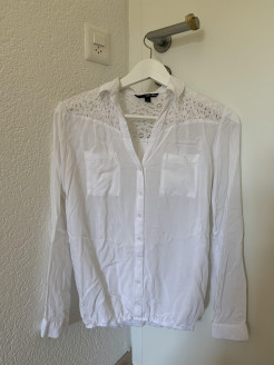 Shirt with lace