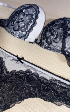 Lace underwear set