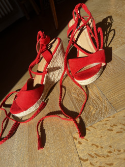Chaussures compensées rouges 