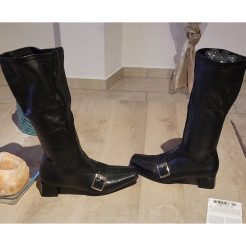 Bottes Rieker en cuir point. 37