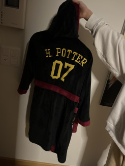 Harry Potter bathrobe - 9/10 years