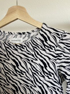 Long sleeve zebra t-shirt