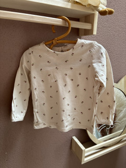 Long-sleeved floral top