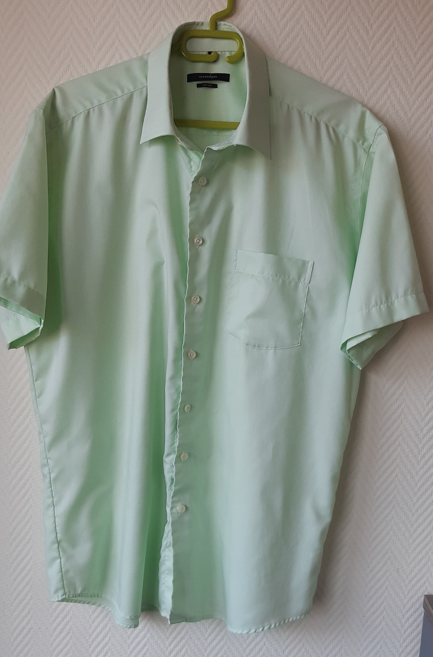 Pistaziengrünes Kurzarmhemd