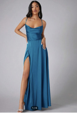 Robe longue en satin