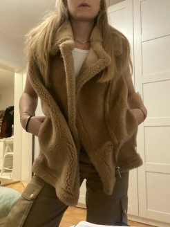 Sleeveless faux fur jacket