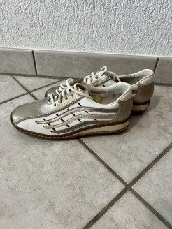 silver trainer - size 37