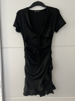 Kurzes schwarzes Kleid