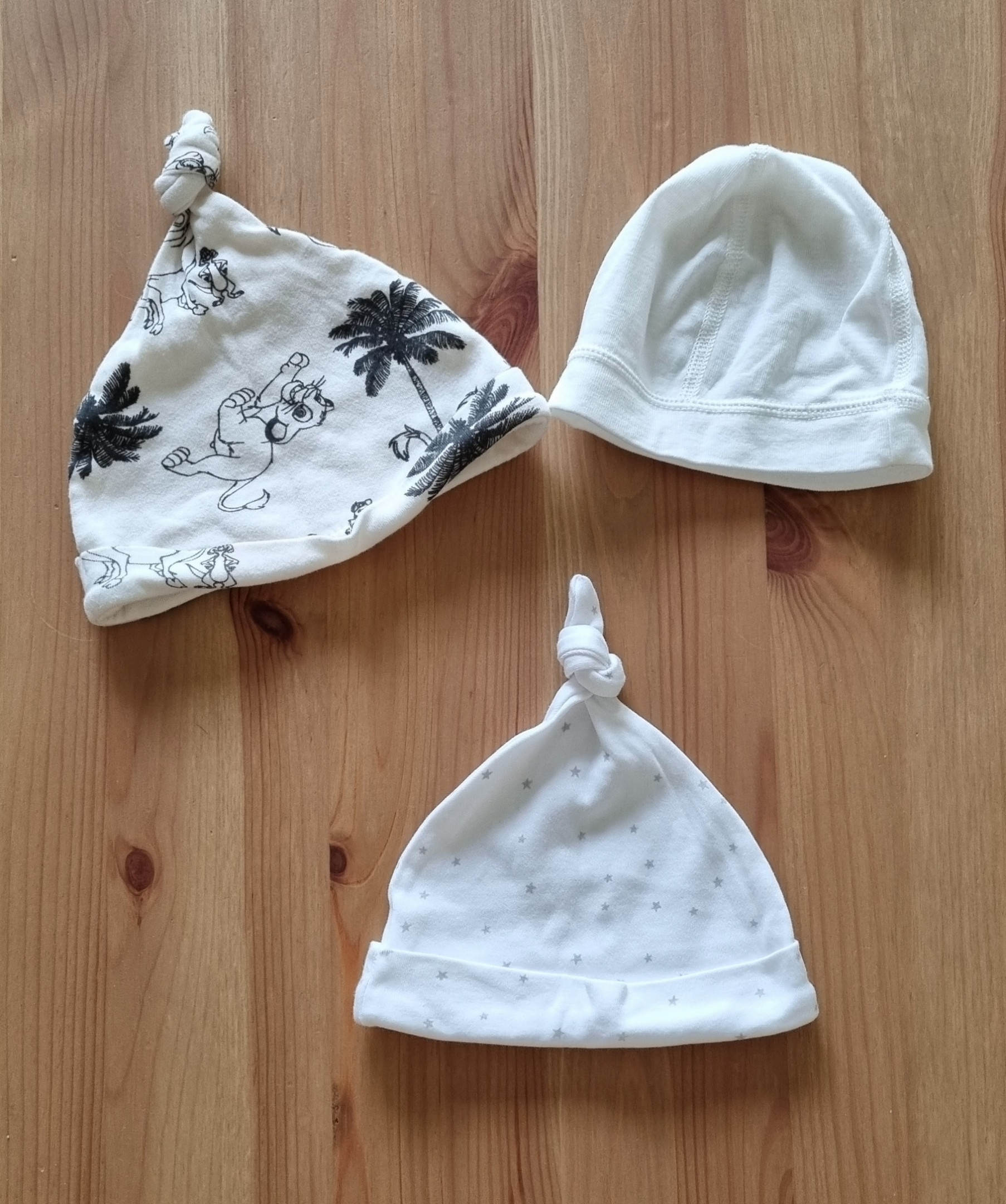 Set of 3 birth-1 month caps (unisex)